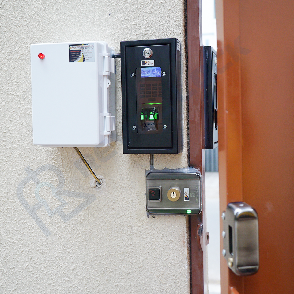 Khóa cổng vân tay Plus-RV2 - Hình ảnh 3